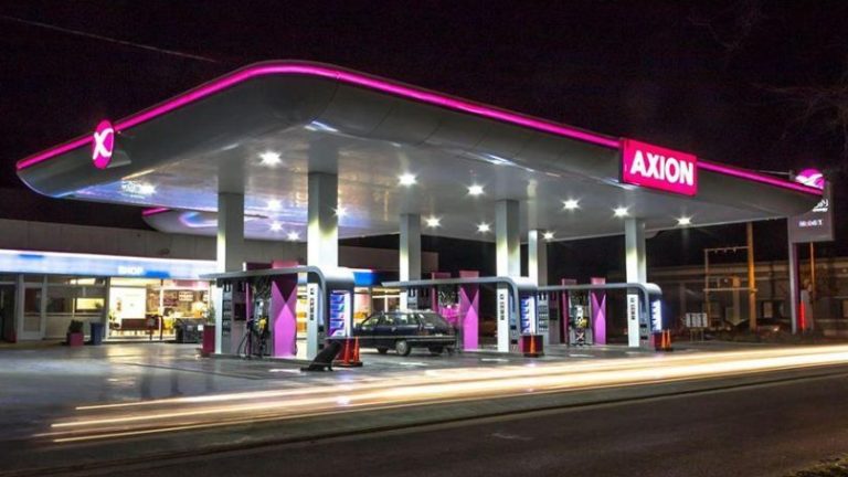 Axion bajó sus precios hasta 2,1 por ciento, pero se espera otra fuerte suba de los combustibles en diciembre