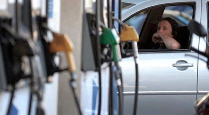 Combustibles: Gobierno postergó suba de impuestos y frenó otro incremento de hasta 3,2% en las naftas